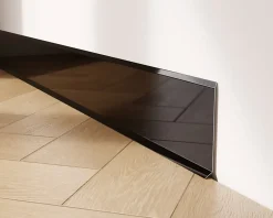 Ilcom Plinthe décorative pour mur F Noir poli - 100mm x 2700mm x 0,65 ep.- Plinthe Pour Parquet Et Stratifié