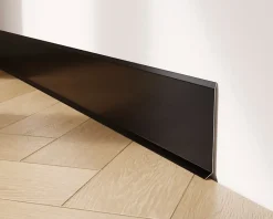 Ilcom Plinthe décorative pour mur F Noir mat - 100mm x 2700mm x 0,65 ep.- Plinthe Pour Parquet Et Stratifié