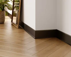 Ilcom Plinthe décorative pour mur F Noir mat - 100mm x 2700mm x 0,65 ep.- Plinthe Pour Parquet Et Stratifié