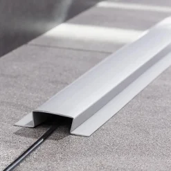 Quest Plinthe de finition W4 en PVC 2,en,1 110 mm, baguette autocollante, masquante, plinthe souple pour sol et mur, blanc, 5 m- Plinthe Pour Sol En Vinyle Et Pvc