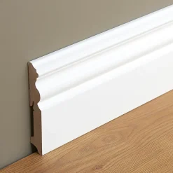 GoodHome Plinthe Pour Parquet Et Stratifié<Plinthe MDF Blanc 220 x 12 cm Décor 10 (vendue à la pièce)