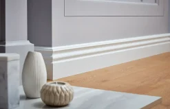 GoodHome Plinthe Pour Parquet Et Stratifié<Plinthe MDF Blanc 220 x 12 cm Décor 10 (vendue à la pièce)