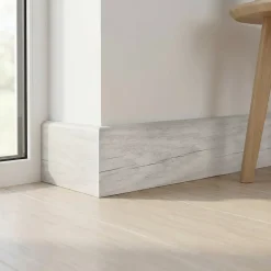 GoodHome Plinthe Pour Parquet Et Stratifié<Plinthe MDF, effet chêne blanchi , décor 25, H.8 cm x L. 220 cm x ép.13 mm (vendue à la pièce)