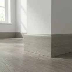 GoodHome Plinthe Bois|Plinthe Bois<Plinthe MDF, effet chêne grisé , décor 65, H.8 cmx L. 220 cm x ép.13 mm, résistant à l'eau (vendue à la pièce)