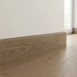 GoodHome Plinthe Pour Parquet Et Stratifié<Plinthe MDF aspect bois 220 x 8 cm décor 200 effet chêne