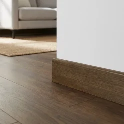 GoodHome Plinthe Pour Parquet Et Stratifié<Plinthe Plaquée bois Décor 285 chêne verni bois rustique (vendue à la pièce)