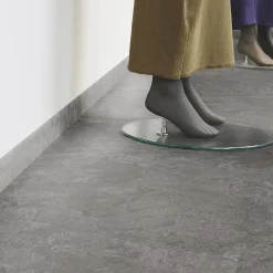 Tarkett Plinthe PVC béton anthracite 196 x 6 cm (lot de 5)- Plinthe Pour Sol En Vinyle Et Pvc