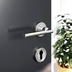 GoodHome Poignée de porte droit à visser effet chrome satin gris Ø52mm , Jaslo- Poignée De Porte
