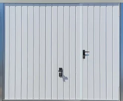 Spadone Porte de garage basculante blanc avec portillon droit l.240 x H.200 cm x Ep.20 mm- Porte De Garage Basculante