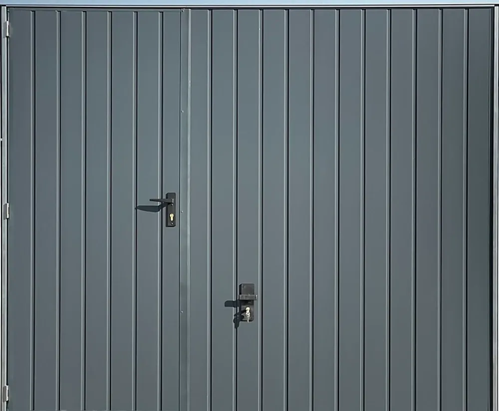 Spadone Porte de garage basculante grise avec portillon l.240 x H.200 cm x Ep.20 mm- Porte De Garage Basculante