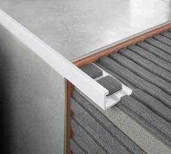 Diall Profilé de carrelage intérieur droit PVC blanc lisse L.2,5m x l.2,28cm x ep.8mm- Profilé Carrelage