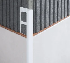 Diall Profilé de carrelage intérieur droit PVC blanc lisse L.2,5m x l.2,28cm x ep.12,5mm- Profilé Carrelage