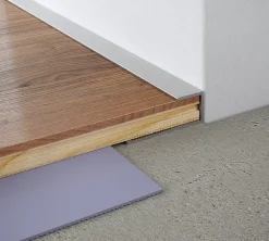 Diall Profilé Carrelage<Profilé de carrelage intérieur droit alu effet chromé L.2,5m x l.2,2cm x ep.8mm