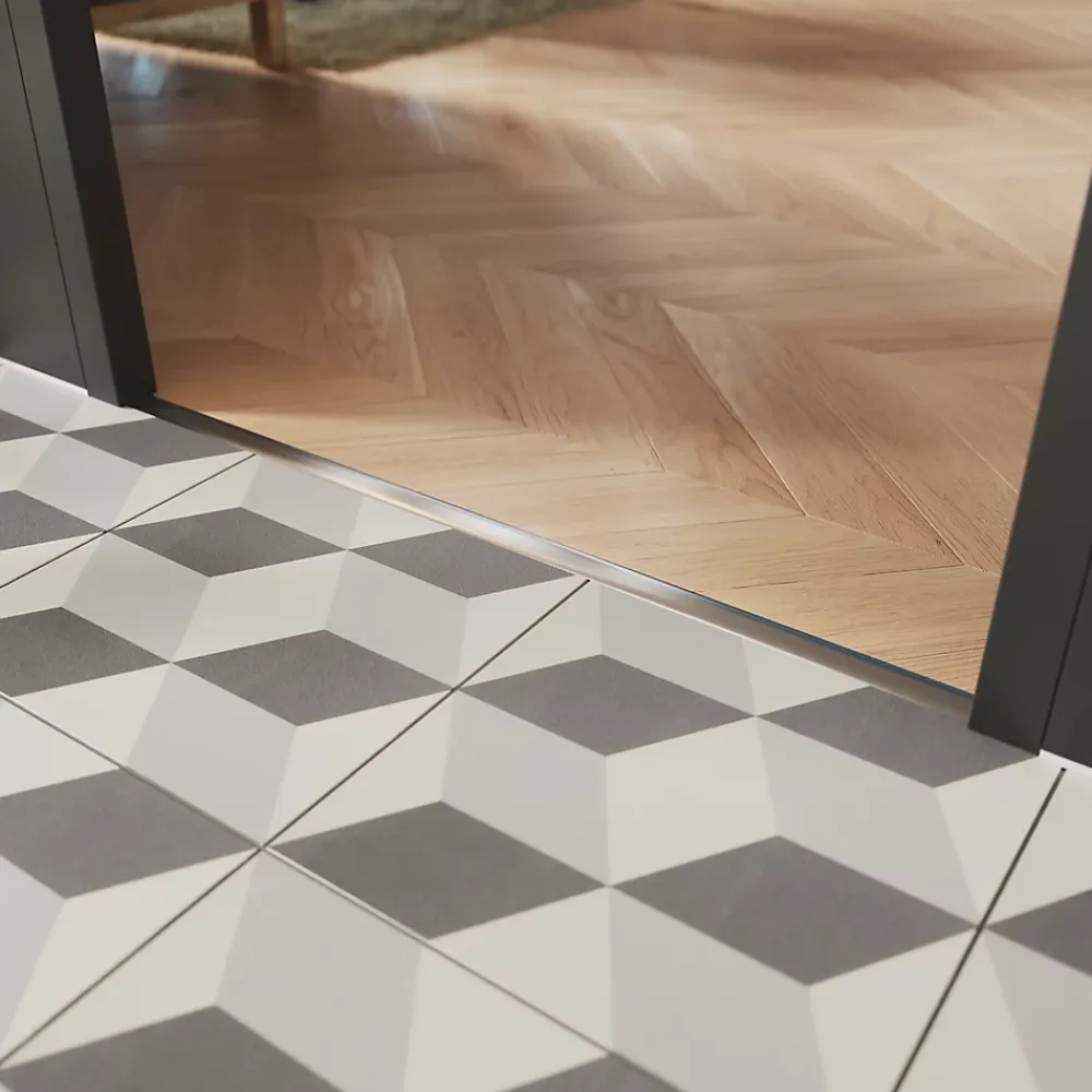 Diall Profilé de transition intérieur droit aluminium effet chromé poli L.2,5m x l.2,6cm x ep.11mm- Profilé Carrelage