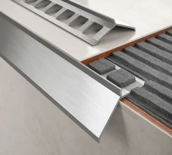 Diall Profilé goutte d'eau extérieur biseauté aluminium brut argent lisse 35mmx250cm- Profilé Carrelage
