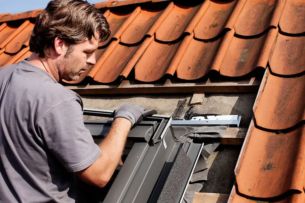 Velux Raccord de remplacement fenêtre de toit EW MK04 gris- Raccord, Habillage Et Bloc Isolant De Fenêtre De Toit