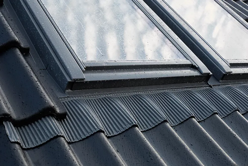 Velux Raccord fenêtre de toit simple sur tuiles EDW SK06 rouge- Raccord, Habillage Et Bloc Isolant De Fenêtre De Toit