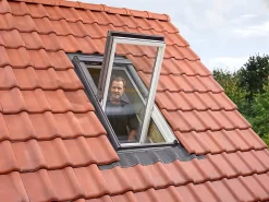 Velux Raccord, Habillage Et Bloc Isolant De Fenêtre De Toit<Raccord fenêtre de toit simple sur tuiles EDW UK04 rouge