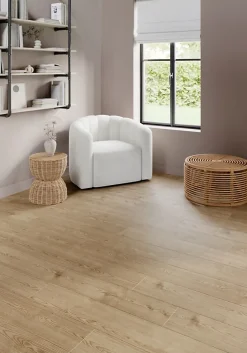 GoodHome Sol stratifié Accrington , passage élevé AC4, effet chêne, L.128,5 cm x l.19,2 cm x ép.8 mm, résistant à l'eau- Sol Stratifié