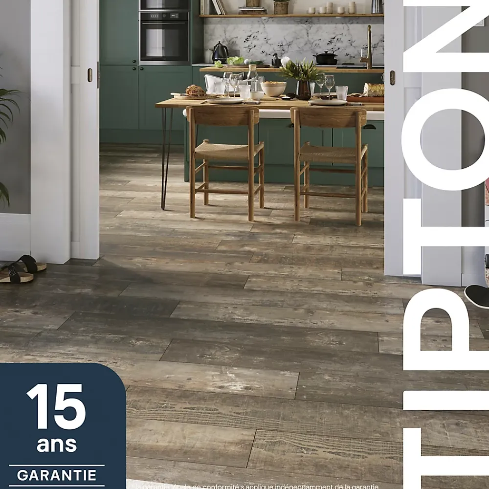 GoodHome Sol stratifié clipsable Tipton chêne brun 8 mm compatible pièces humides- Sol Stratifié