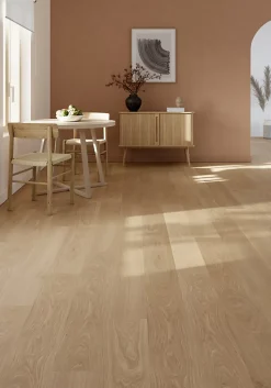 GoodHome Sol stratifié Comford , passage élevé AC4, effet chêne, L.129,2 cm x l.19,3 cm x ép.8 mm, résistant à l'eau- Sol Stratifié