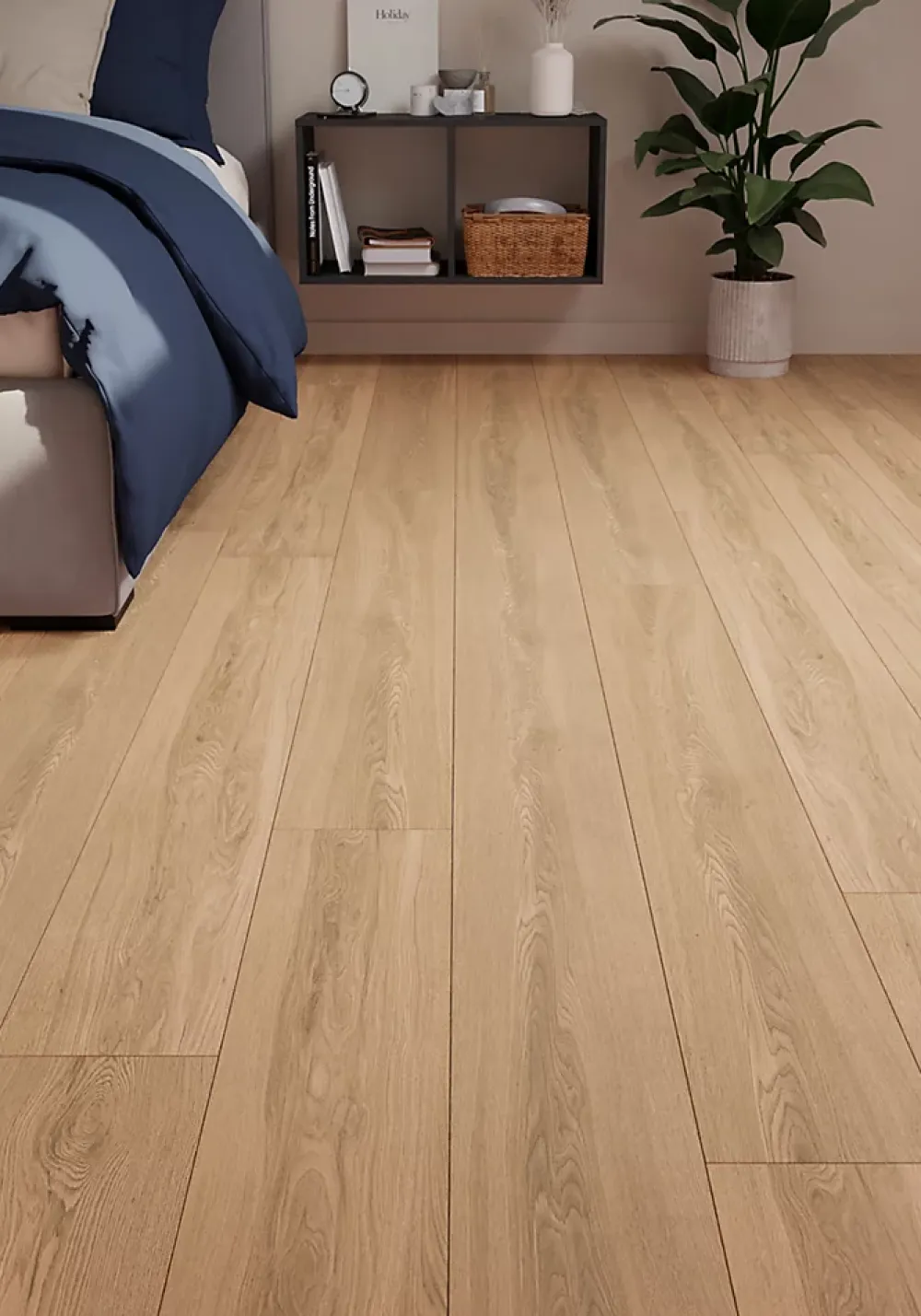 GoodHome Sol stratifié Dronfield , passage élevé AC4, effet chêne clair, L.128,5 cm x l.28 cm x ép.8 mm- Sol Stratifié