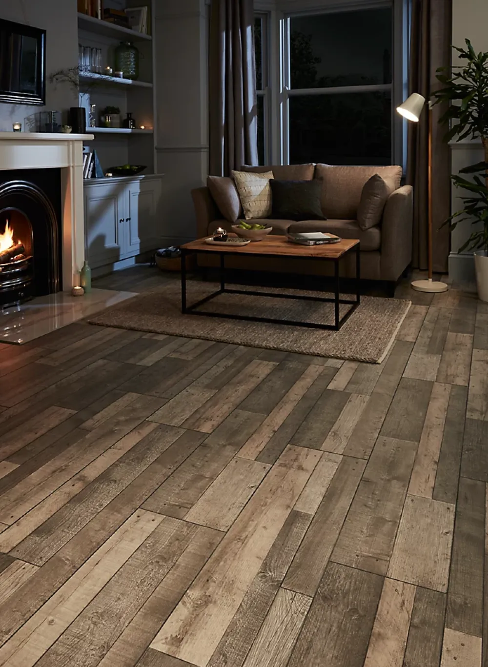 Colours Sol Stratifié<Sol stratifié Dunwich décor chêne gris L. 128,6 x l. 28,2 cm x Ep. 8 mm GoodHome
