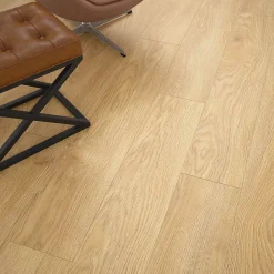Kronospan Sol stratifié effet bois brut passage intense AC4, L.128,8 x l.19,5 cm x ép.7 mm, Kirton, resistant à l'eau- Sol Stratifié