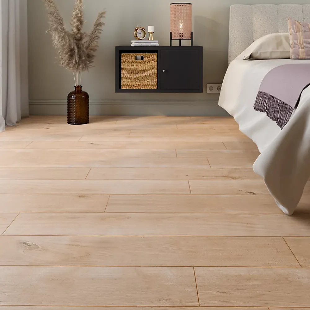 GoodHome Sol stratifié effet chêne passage élevé AC4 L.128,6 cm x l.19,4 cm x ép.8 mm, Gladstone- Sol Stratifié