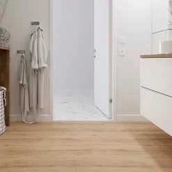 GoodHome Sol stratifié Lulea , passage élevé AC4, effet chêne blond, L.129,2 cm x l.24,6 cm x ép.8 mm, résistant à l'eau- Sol Stratifié