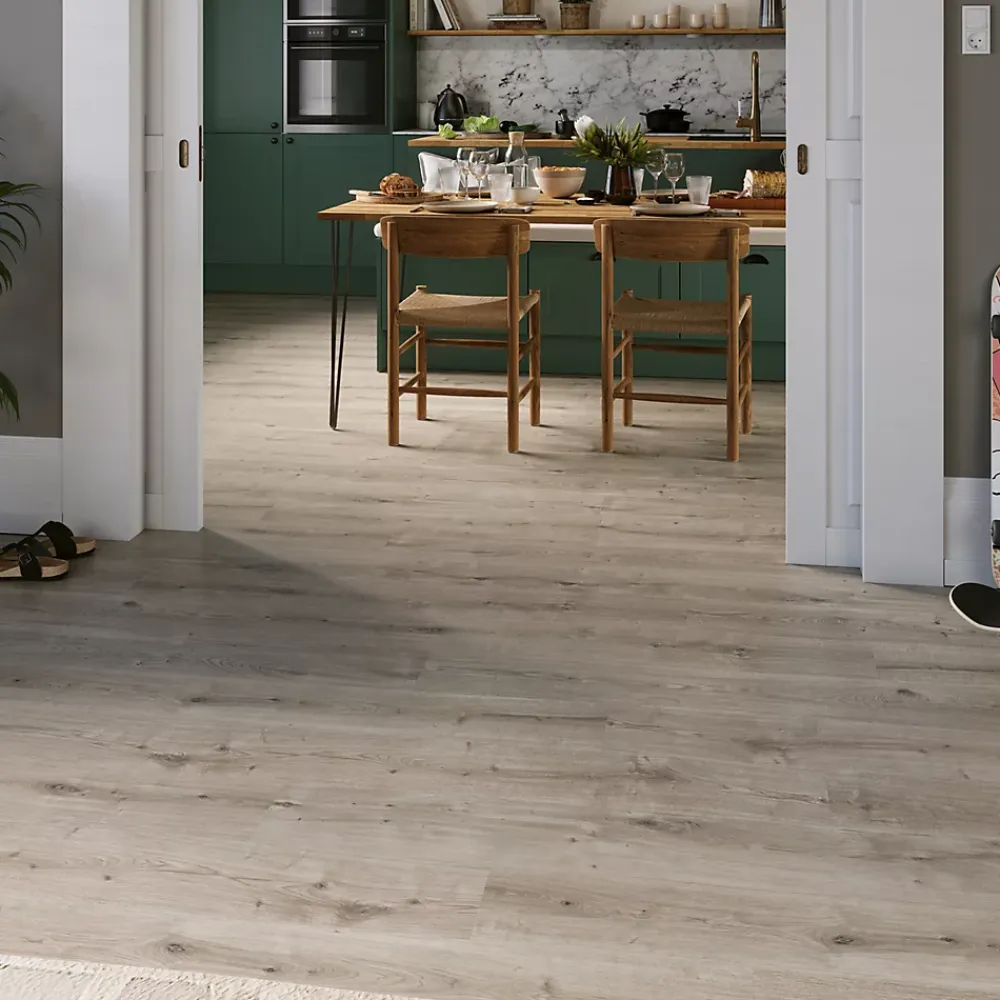 GoodHome Sol Stratifié<Sol stratifié Rowley , passage élevé AC4, effet chêne grisé, L.129,2 cm x l.19,3 cm x ép.8 mm, résistant à l'eau