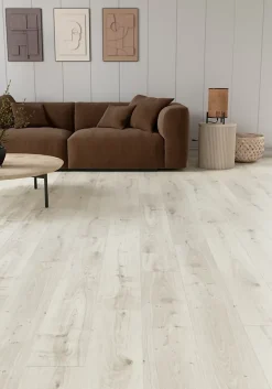 GoodHome Sol Stratifié<Sol stratifié Rowley , passage élevé AC4, effet chêne blanchi, L.129,2 cm x l.19,3 cm x ép.8 mm, résistant à l'eau