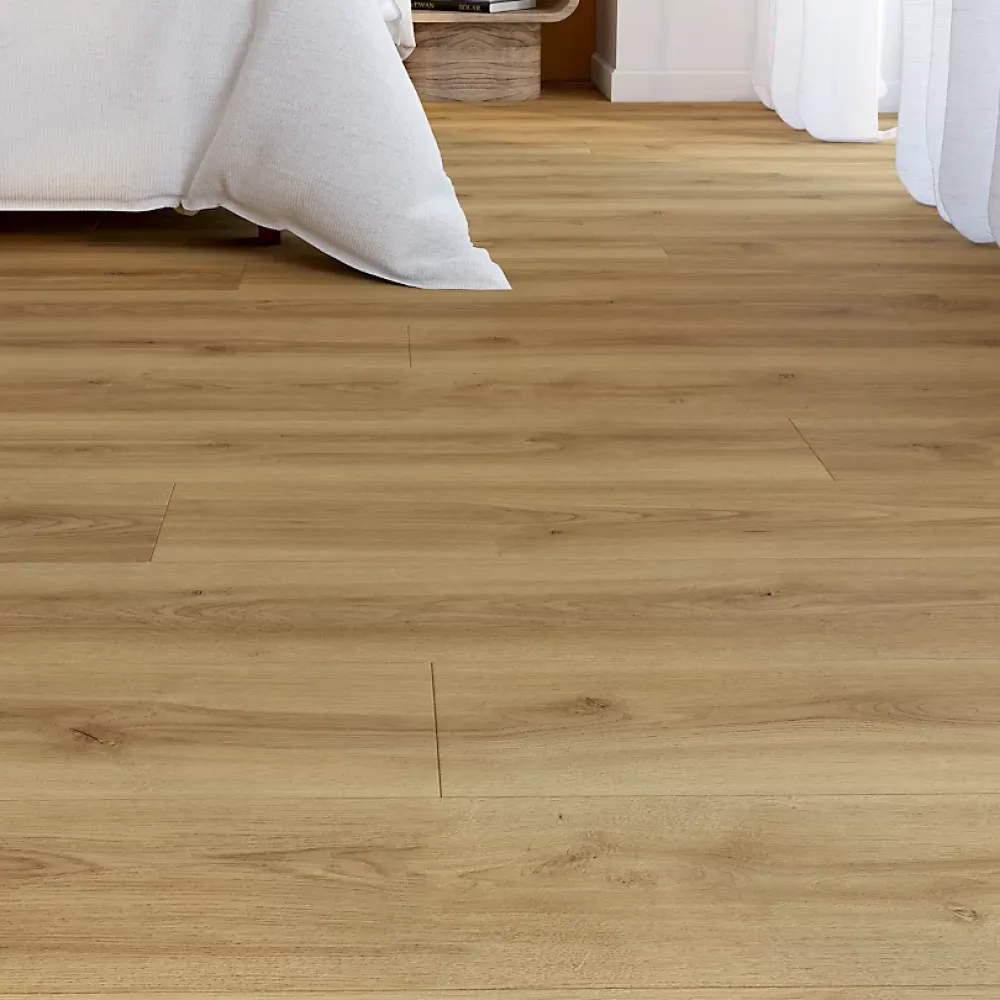 GoodHome Sol stratifié Towcester , passage élevé AC4, effet chêne blond, L.138,3 cm x l.19,3 cm x ép.8 mm, résistant à l'eau- Sol Stratifié