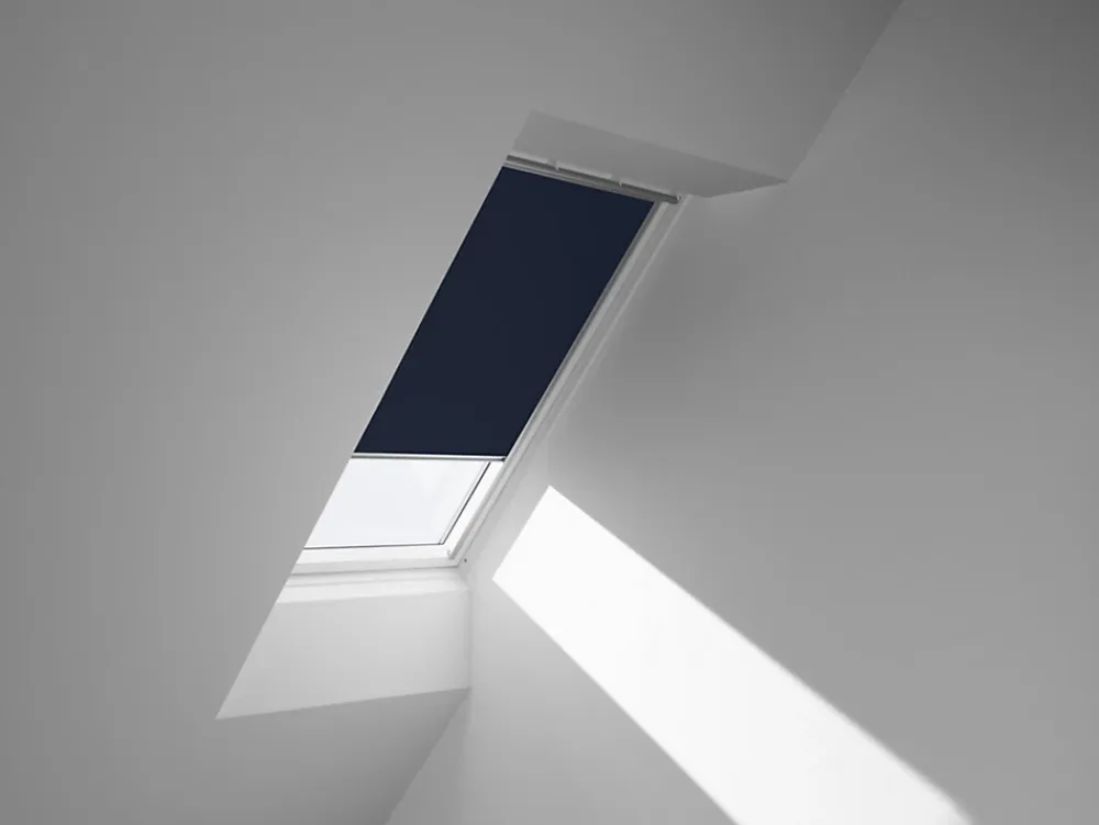 Velux Store De Fenêtre De Toit<Store occultant fenêtre de toit DKL M06 bleu