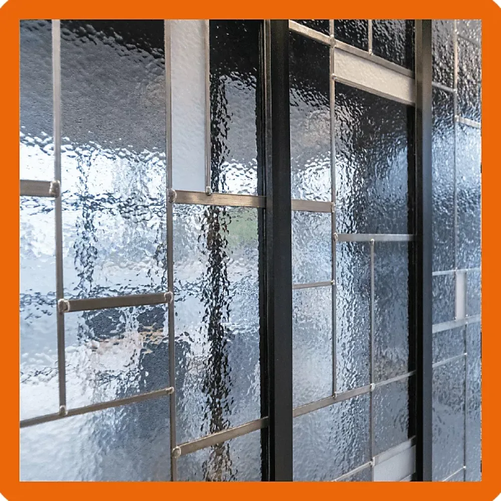 MySystem Verrière<Verrière 4 verres Chicago - L x H : 135 x 125 cm - Laqué effet rouille granité - verre Clair inclus